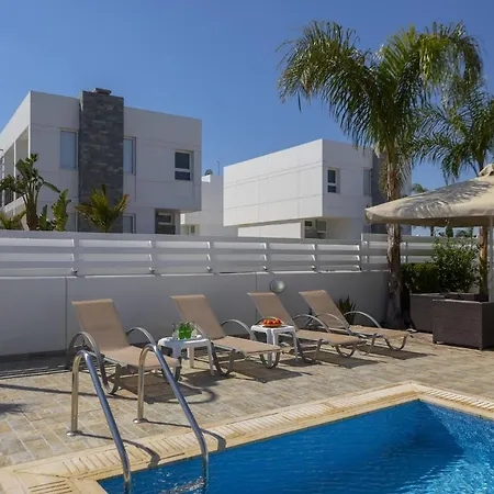 Crystal Blue 14 * Paralimni